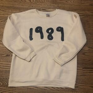 1989 Sweatshirt Light Yellow Oversized